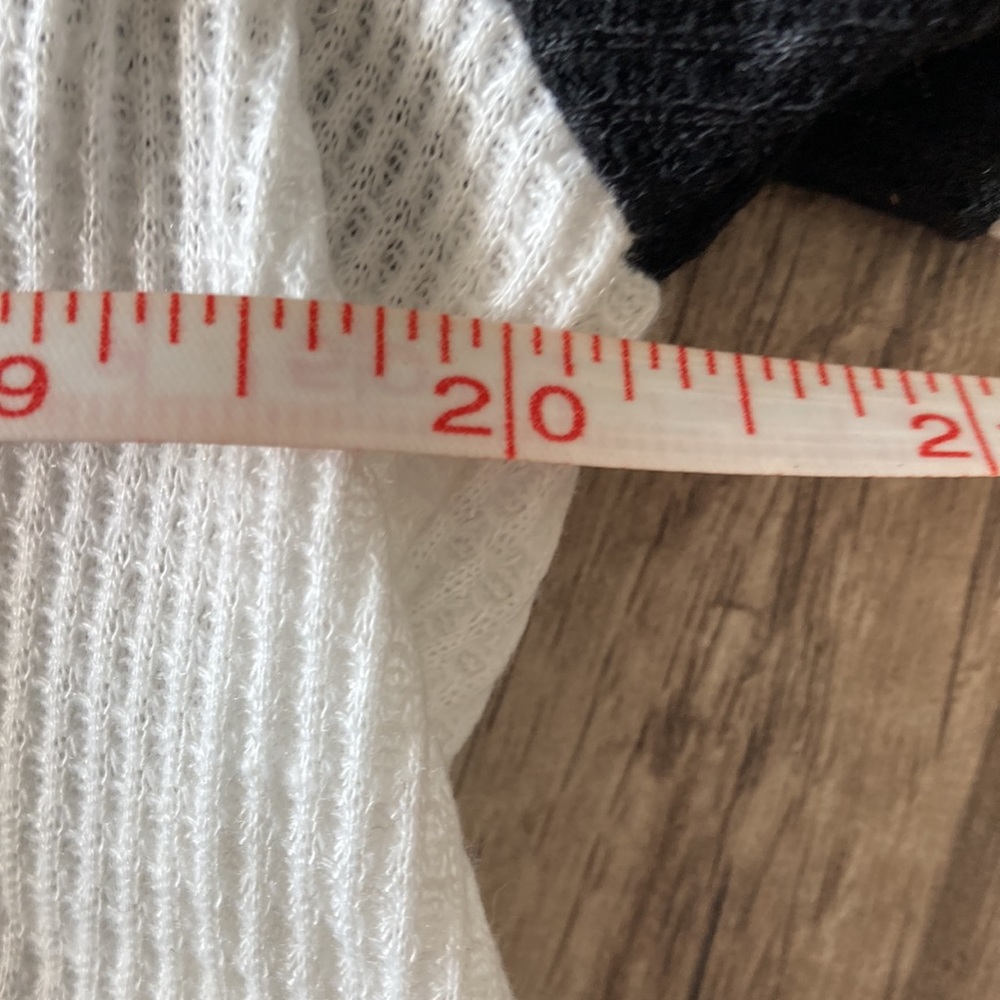 NEW Leopard Long Sleeve Waffle Knit - Picture 13 of 17